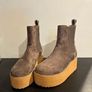 Never worn 6.5 platform boots from shushop